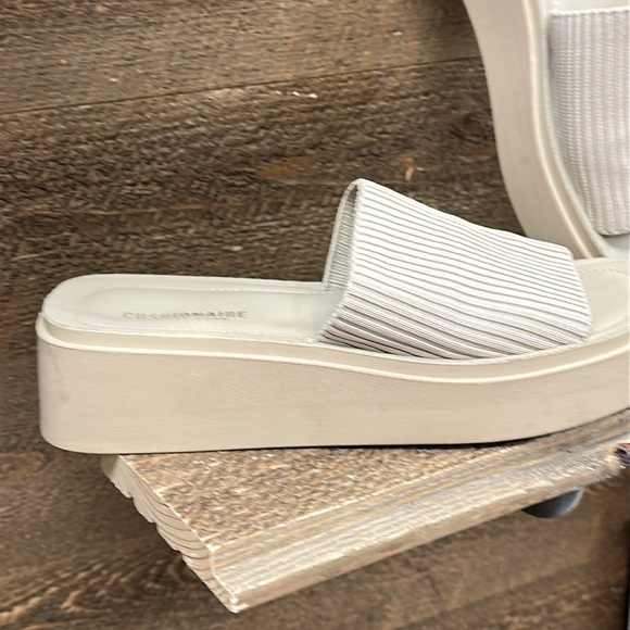 Cushionaire platform sandals Size 9 - Picture 2 of 5